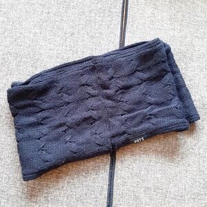 Infinity Cable Knit Scarf Black